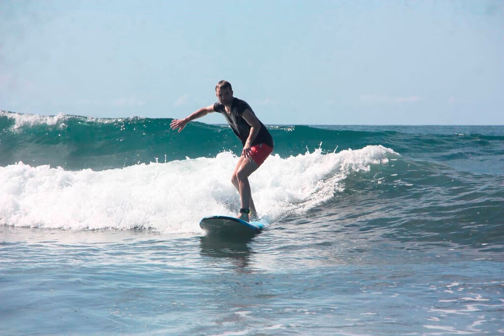Chapu Pura Vida Surf Lessons